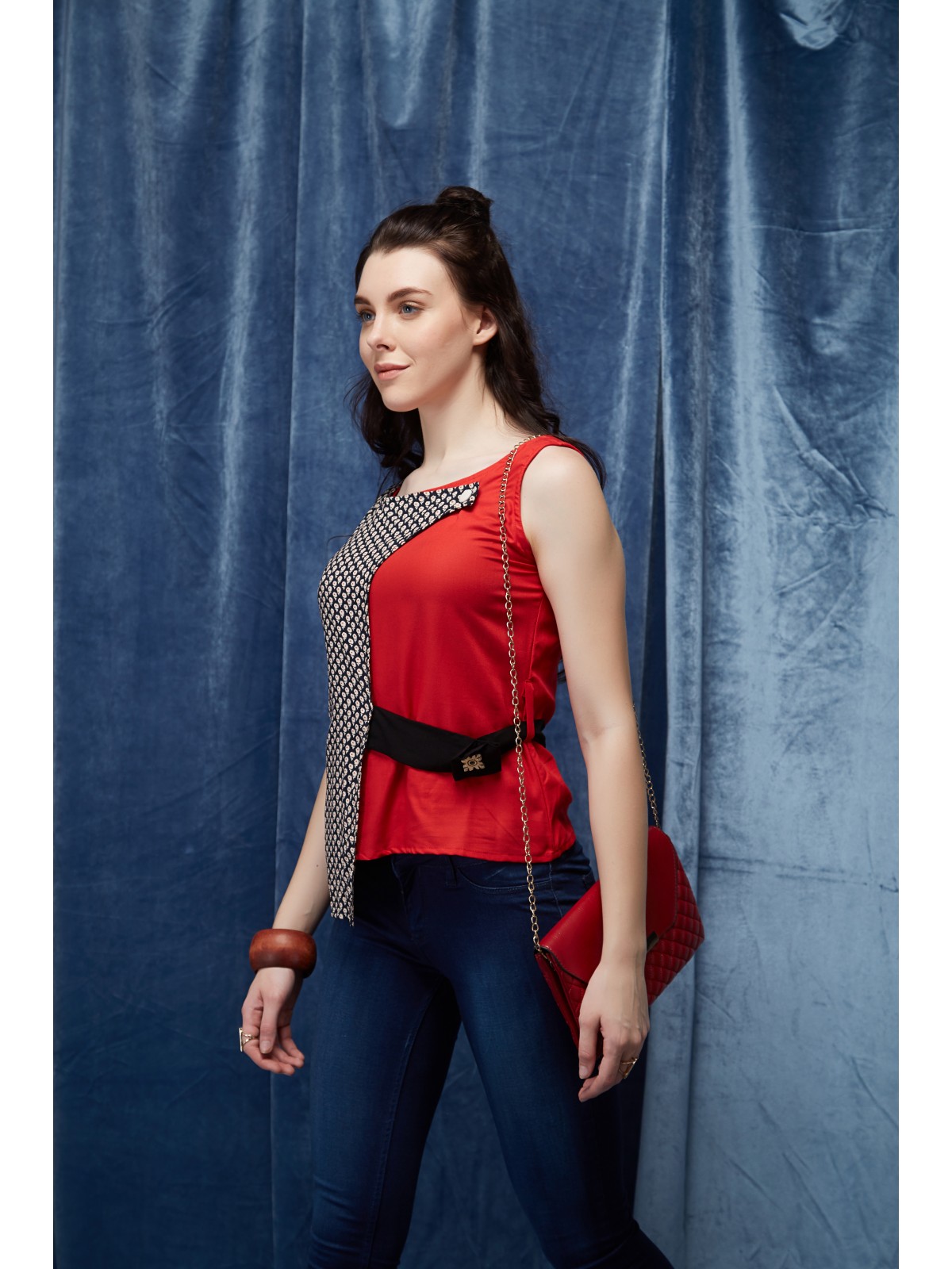Soiled Red And Oneside Overlap Printed Sleeveless Casual Top 